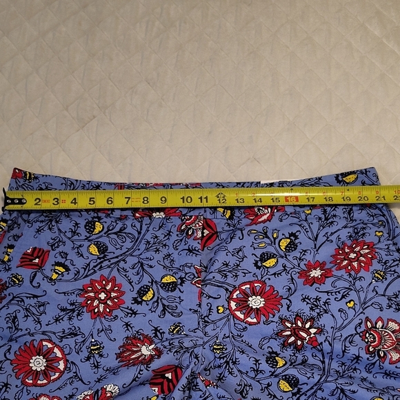 Womens,LOFT Floral Patterned High Waist Shorts - Blue and Red ,Size 18.New. - Picture 14 of 14